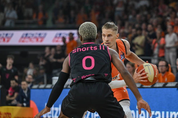 势必会吸引 势必会吸引